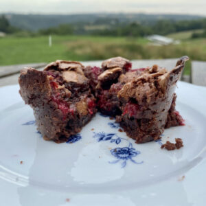 Fondant au chocolat et framboises du jardin - Ferme Sinsac